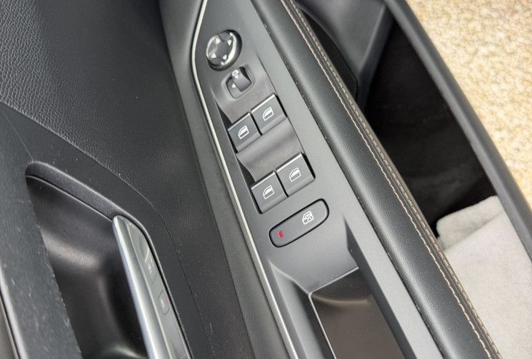 Peugeot 3008 1.2 PURETECH GT 130 CH EAT8 / ATTELAGE / CARPLAY / DISTRIBUTION A JOUR