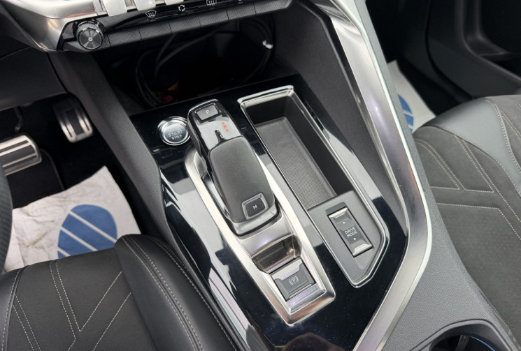 Peugeot 3008 1.2 PURETECH GT 130 CH EAT8 / ATTELAGE / CARPLAY / DISTRIBUTION A JOUR