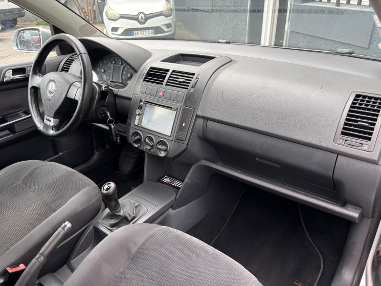 Volkswagen Polo  IV phase 2 1.4 TDI 80ch Elle / CLIM / XENON / BLUETOOH / REVISEE / GARANTIE