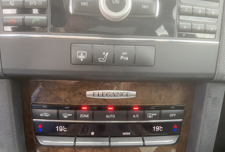 Mercedes CLASSE E 250 CDI ELEGANCE EXECUTIVE BVA / ENTRETIEN EXCLUSIF MERCEDES