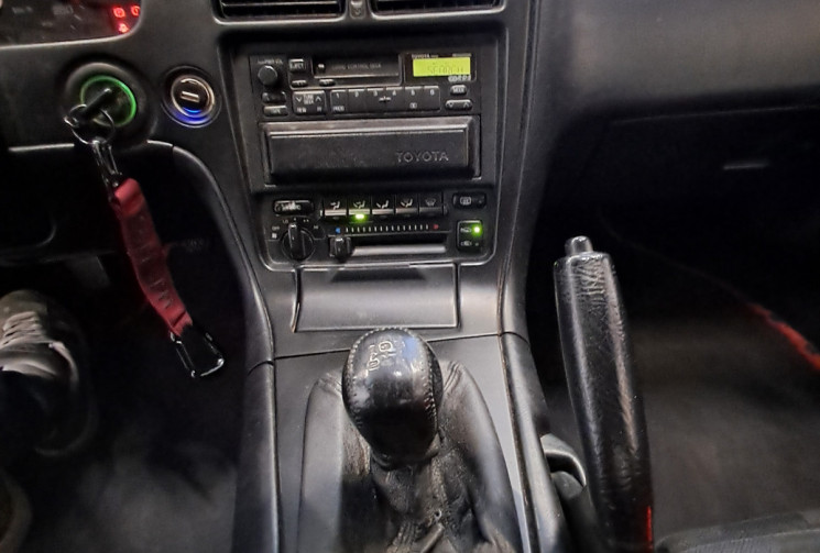 Toyota MR 2 MK2 SW20 2.0 GT-i 16 Rev 3 T-Bar ( TARGA ) - 3 eme  main - suivi entretien -