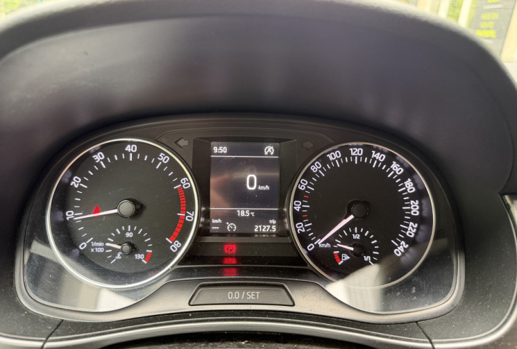 Skoda Fabia 1.0 MPI 75 TOUR DE FRANCE * CARPLAY * ENTRETIEN ET CT OK * GARANTIE 6 MOIS