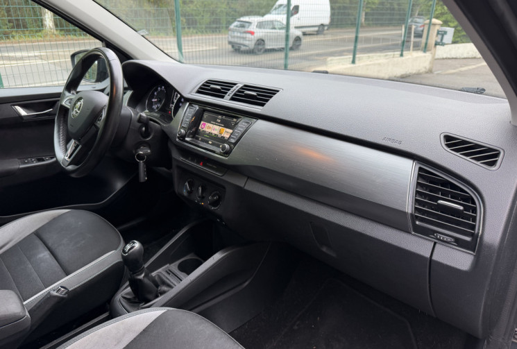 Skoda Fabia 1.0 MPI 75 TOUR DE FRANCE * CARPLAY * ENTRETIEN ET CT OK * GARANTIE 6 MOIS