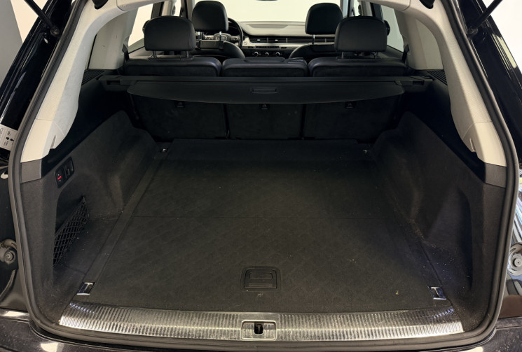 Audi Q7 3.0 V6 218 ch TDI ultra S Line quattro bva / toit ouvrant / attelage