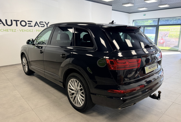 Audi Q7 3.0 TDI ultra S Line quattro bva / toit ouvrant / attelage