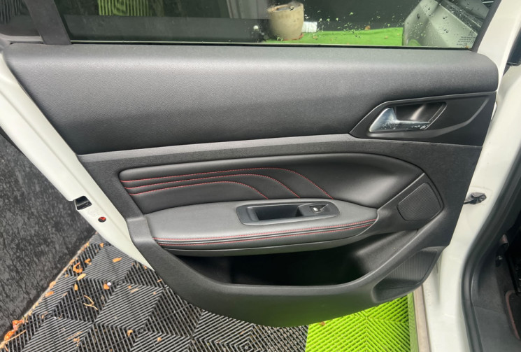 Peugeot 308  II Phase II 1.2 THP 12V EAT6 130 cv GT-LINE