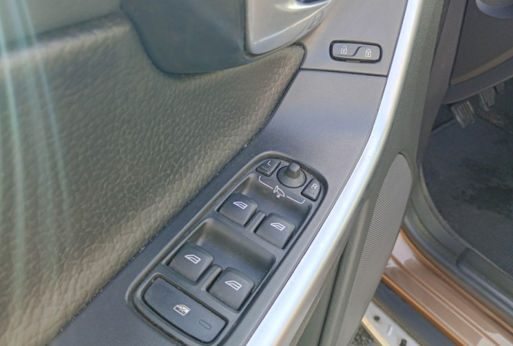 Volvo XC60  D3 Summum Geartronic 163 / Toit Ouvrant 