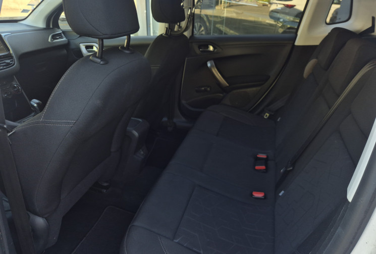 Peugeot 2008 1.6 BlueHDI 100 Style
