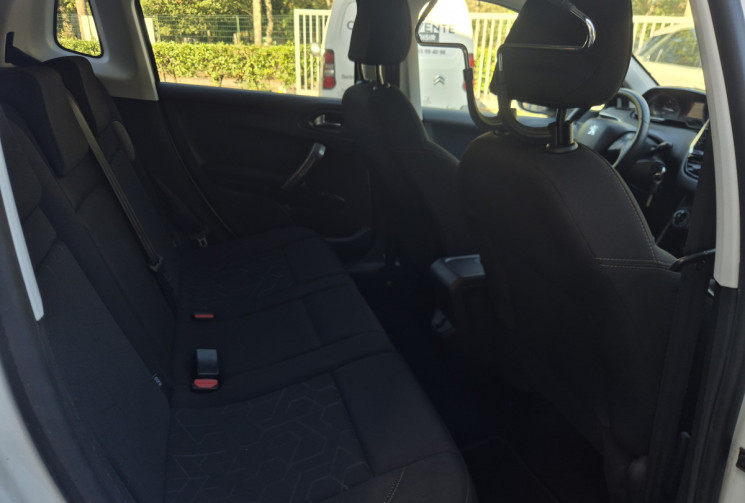 Peugeot 2008 1.6 BlueHDI 100 Style