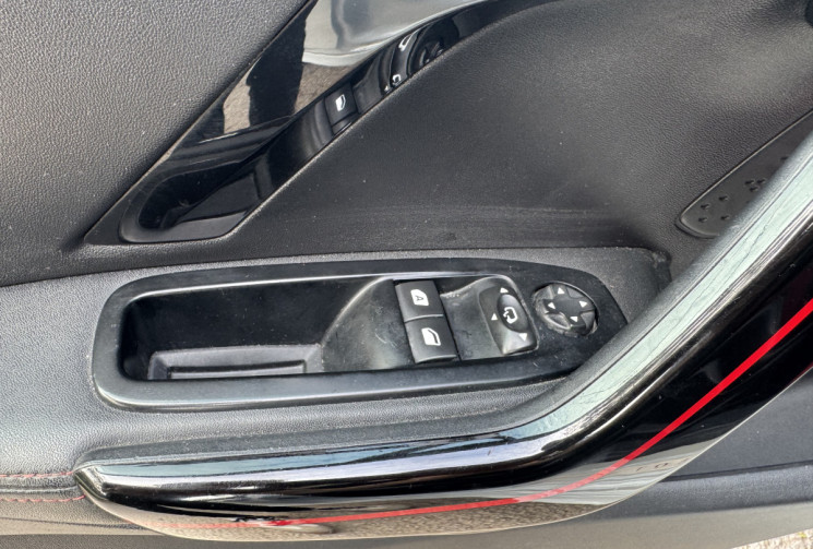 Peugeot 208 Phase 2 3 Portes GTI 1.6 THP 16V S&S 208 CH  / VEHICULE FRANCAIS / CG DEMI TARIF