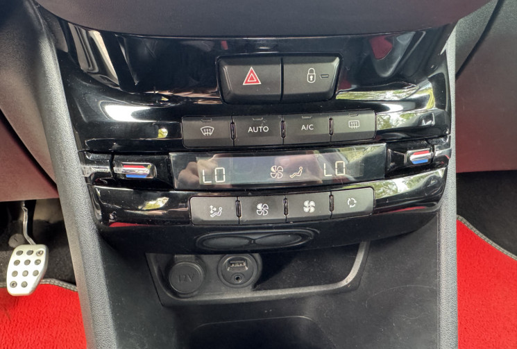 Peugeot 208 Phase 2 3 Portes GTI 1.6 THP 16V S&S 208 CH  / VEHICULE FRANCAIS / CG DEMI TARIF