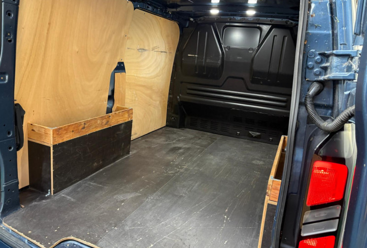 Ford TRANSIT CUSTOM FG VAN LIMITED 300 L1H1 2.0 ECOBLUE GARANTIE CONSTRUCTEUR TVA RECUPERABLE