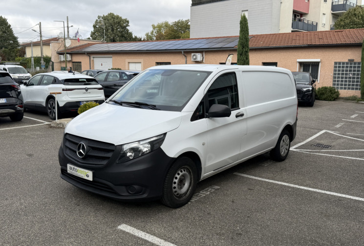 Mercedes Vito VAN Aménagé / 136 ch / Lit peigne 