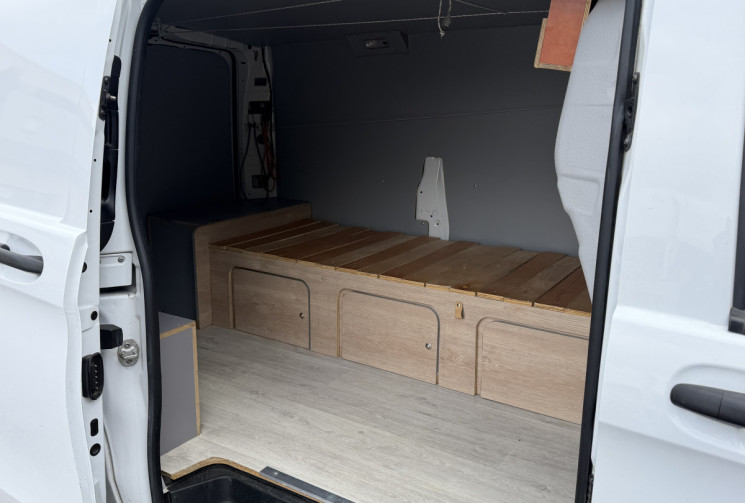 Mercedes Vito VAN Aménagé / 136 ch / Lit peigne 