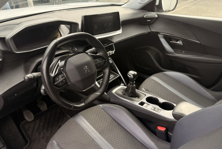 Peugeot 2008 II 1.5 BlueHDi 100 cv ALLURE * Carplay * Caméra