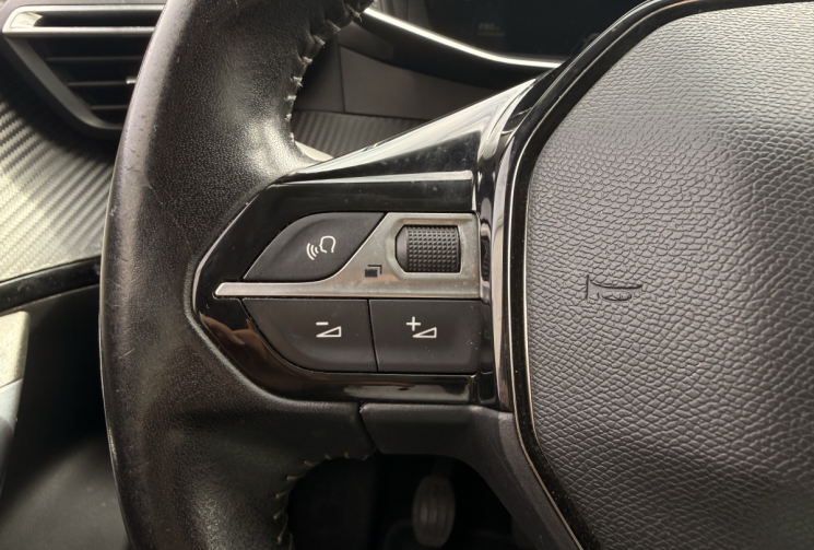 Peugeot 2008 II 1.5 BlueHDi 100 cv ALLURE * Carplay * Caméra