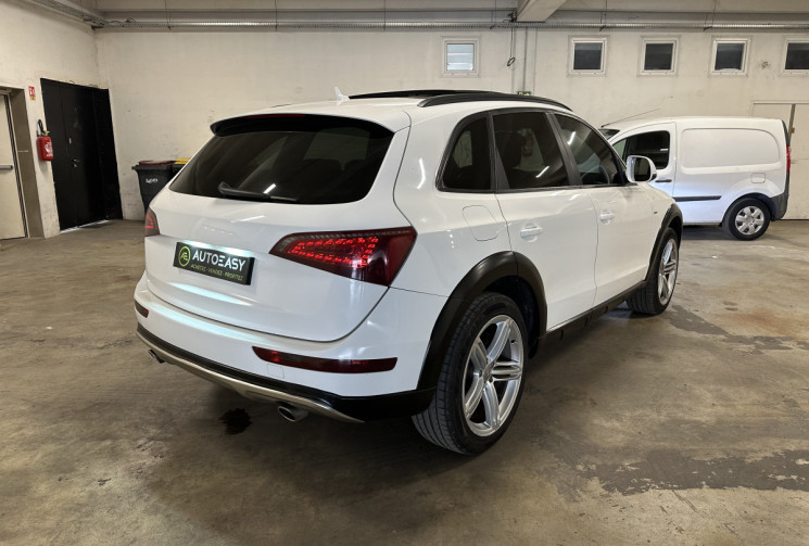 Audi Q5 3.0 TDI 239 S Line  Allroad / Carplay / Toit ouvrant / Quattro / Caméra de recul