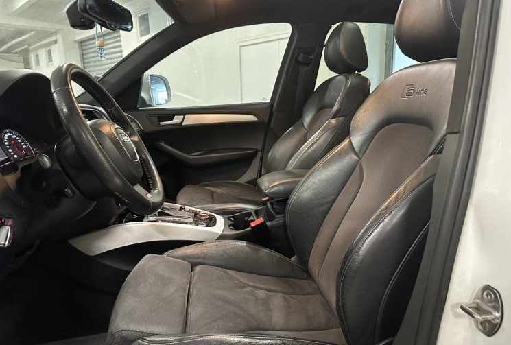 Audi Q5 3.0 TDI 239 S Line  Allroad / Carplay / Toit ouvrant / Quattro / Caméra de recul