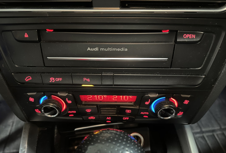 Audi Q5 3.0 TDI 240 S Line  Allroad / Carplay / Toit ouvrant / Quattro / Caméra de recul