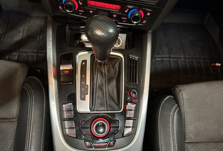 Audi Q5 3.0 TDI 240 S Line  Allroad / Carplay / Toit ouvrant / Quattro / Caméra de recul