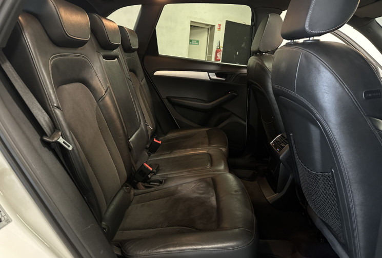 Audi Q5 3.0 TDI 239 S Line  Allroad / Carplay / Toit ouvrant / Quattro / Caméra de recul