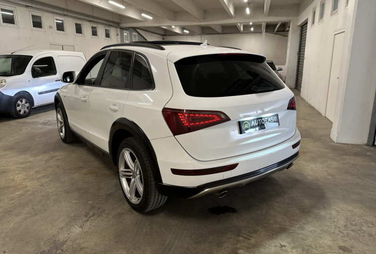 Audi Q5 3.0 TDI 240 S Line  Allroad / Carplay / Toit ouvrant / Quattro / Caméra de recul