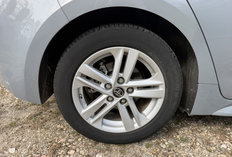 Toyota Corolla 2.0 VVT-i HEV HYBRIDE 180H DESIGN