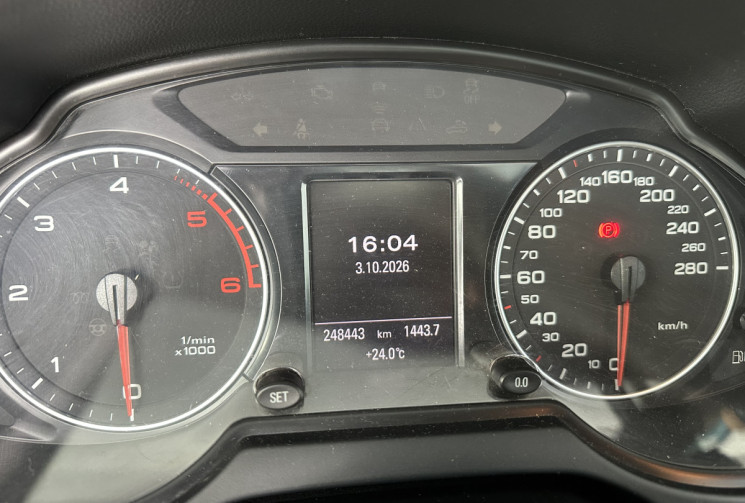Audi Q5 3.0 TDI 240 S Line  Allroad / Carplay / Toit ouvrant / Quattro / Caméra de recul