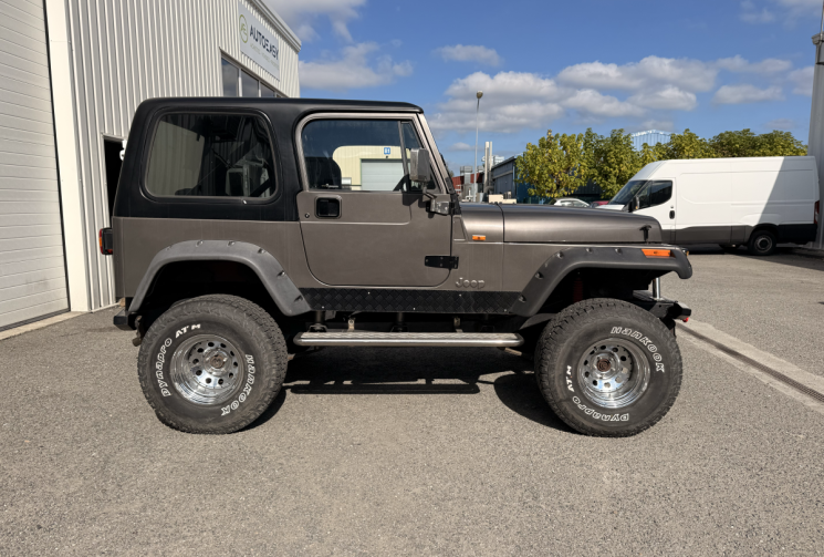 Jeep Wrangler YJ 2.5 i Break baché 4WD 121 CV 