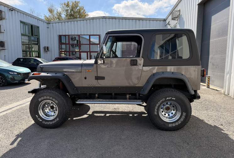 Jeep Wrangler YJ 2.5 i Break baché 4WD 121 CV 