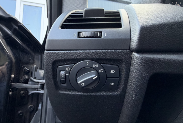 BMW Série 1 118i / E81 / 69600km / 143ch / Toit ouvrant /