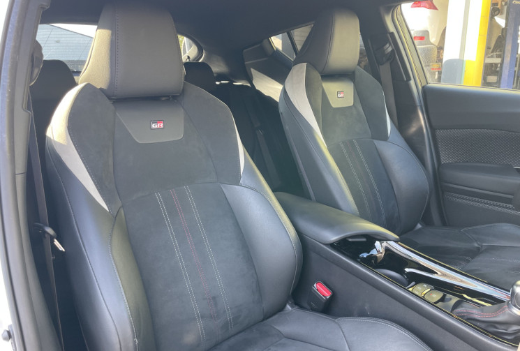 Toyota C-HR 184h GR-SPORT 2WD E-CVT MY22
