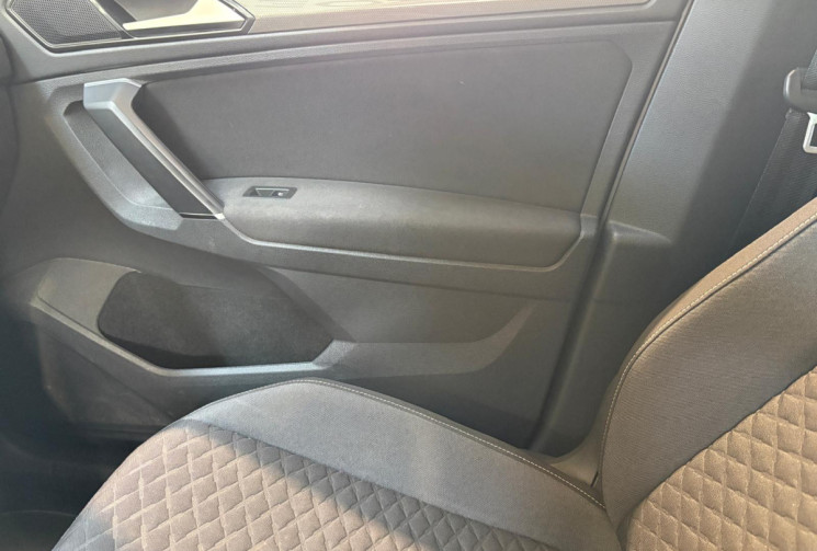 Volkswagen Tiguan CONNECT 2.0 TDI 150 ATTELAGE AMMOVIBLE FULL ENTRETIEN VW