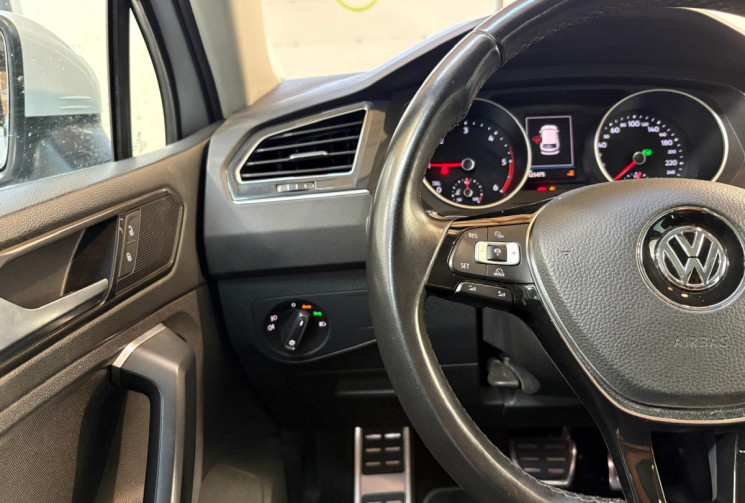 Volkswagen Tiguan CONNECT 2.0 TDI 150 ATTELAGE AMMOVIBLE FULL ENTRETIEN VW