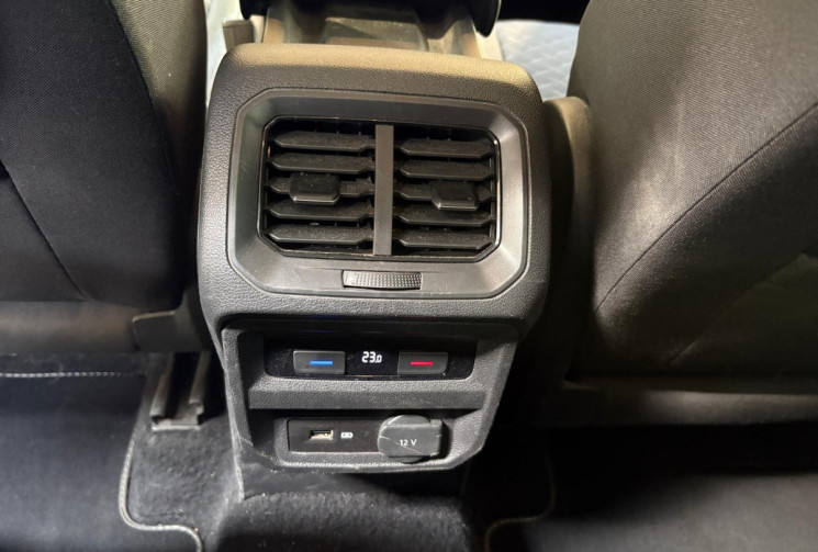 Volkswagen Tiguan CONNECT 2.0 TDI 150 ATTELAGE AMMOVIBLE FULL ENTRETIEN VW