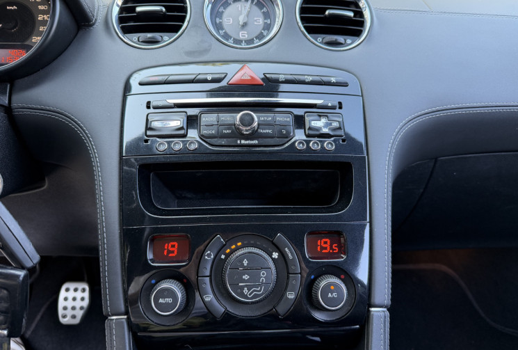 Peugeot RCZ 2.0 HDI 163 / 2ème Main / Distribution OK / Cuir / GPS 
