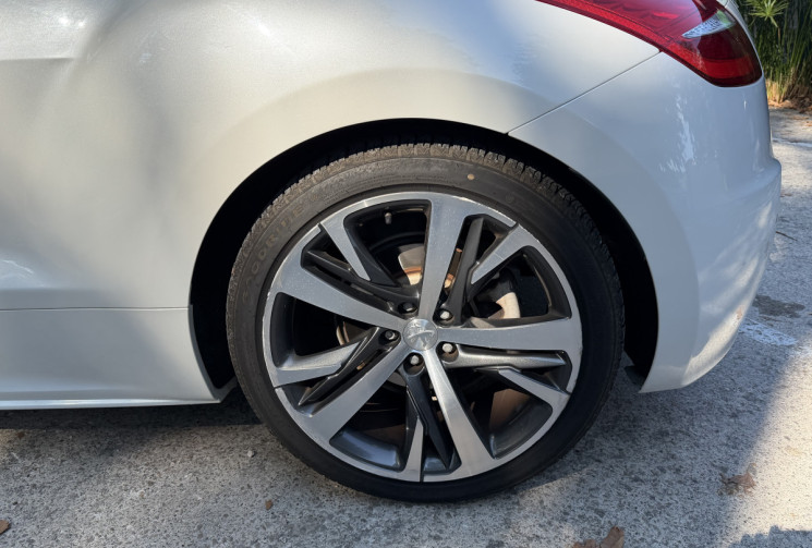 Peugeot RCZ 2.0 HDI 163 / 2ème Main / Distribution OK / Cuir / GPS 
