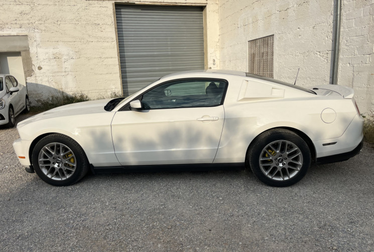 Ford MUSTANG V 3.7 V6 BVA 310 cv / HOMOLOGUEE FRANCE / TRES FAIBLE KILOMETRAGE