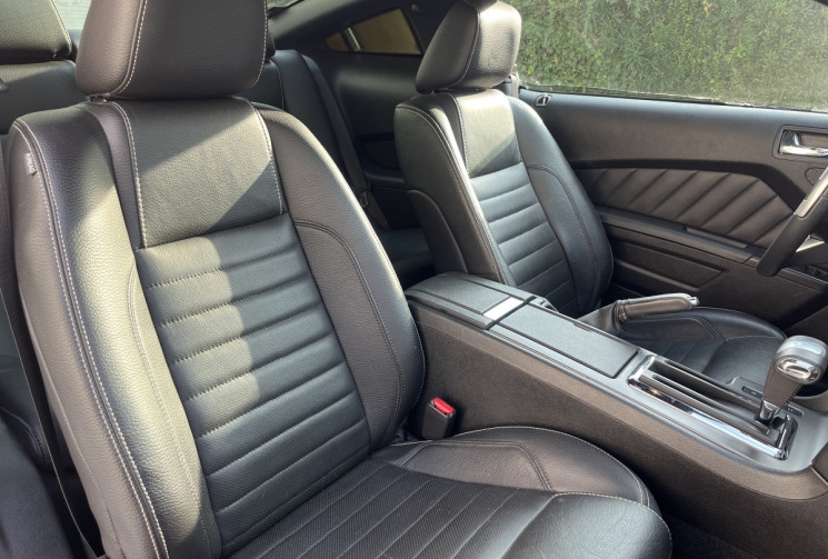 Ford MUSTANG V 3.7 V6 BVA 310 cv / HOMOLOGUEE FRANCE / TRES FAIBLE KILOMETRAGE