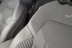 Renault CAPTUR II esprit Alpine E-Tech full hybrid 160 ch Blanc Nacré / Toit Noir