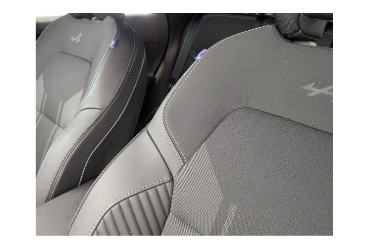 Renault CAPTUR II esprit Alpine E-Tech full hybrid 160 ch Blanc Nacré / Toit Noir