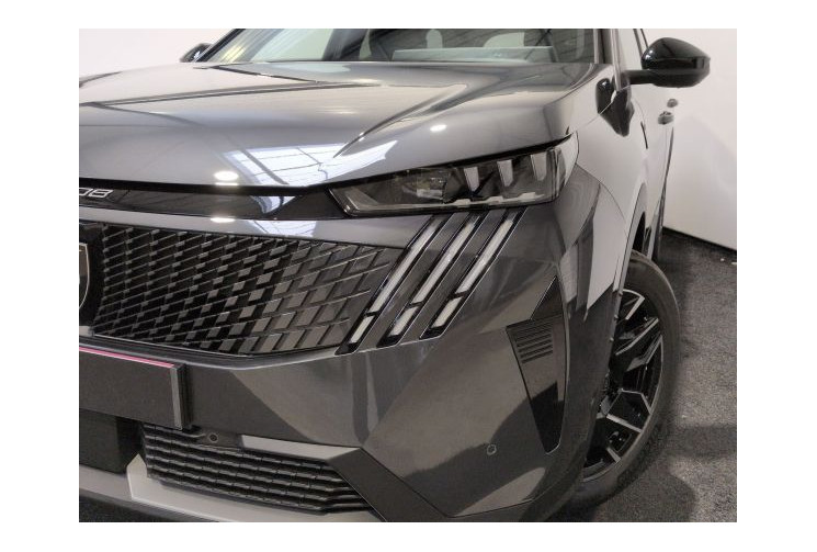 Peugeot 5008 III GT Exclusive Hybrid 145 ch e-DCS6 Gris Titan/Toit Noir
