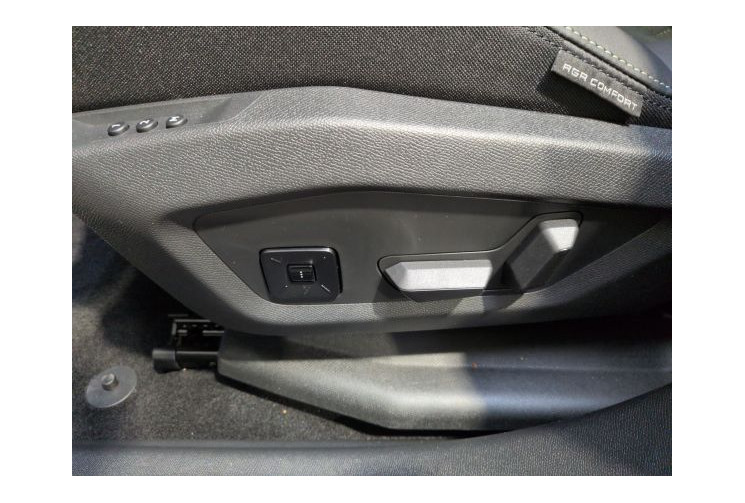 Peugeot 5008 III GT Exclusive Hybrid 145 ch e-DCS6 Gris Titan/Toit Noir