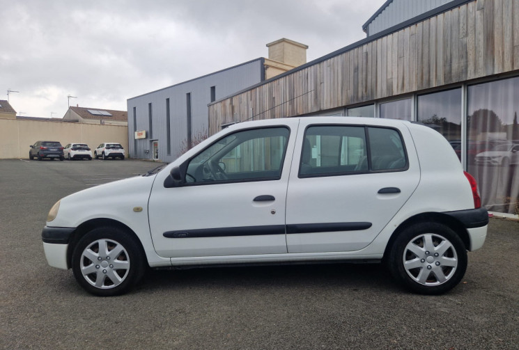 Renault Clio  II 5 Portes 1.2 i 60 / BON ETAT / ENTRETIEN COMPLET