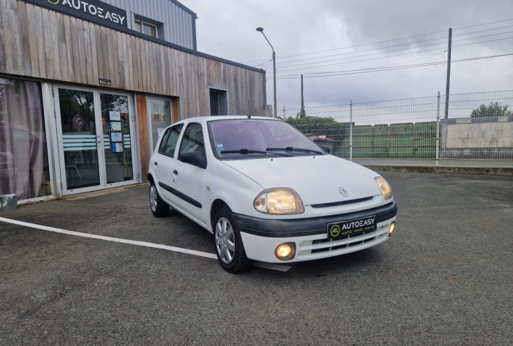 Renault Clio  II 5 Portes 1.2 i 60 / BON ETAT / ENTRETIEN COMPLET