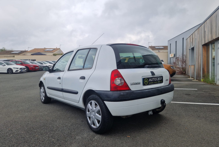 Renault Clio  II 5 Portes 1.2 i 60 / BON ETAT / ENTRETIEN COMPLET