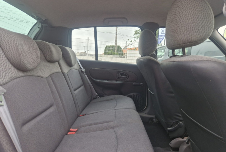 Renault Clio  II 5 Portes 1.2 i 60 / BON ETAT / ENTRETIEN COMPLET