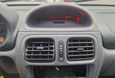 Renault Clio  II 5 Portes 1.2 i 60 / BON ETAT / ENTRETIEN COMPLET