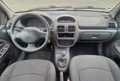 Renault Clio  II 5 Portes 1.2 i 60 / BON ETAT / ENTRETIEN COMPLET