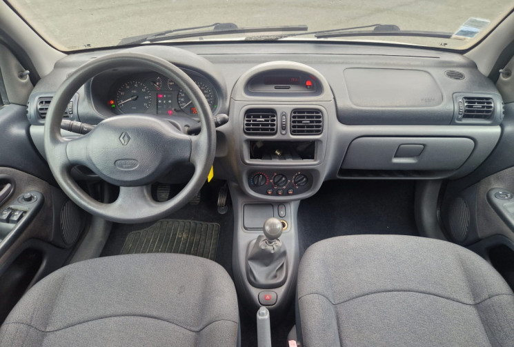 Renault Clio  II 5 Portes 1.2 i 60 / BON ETAT / ENTRETIEN COMPLET